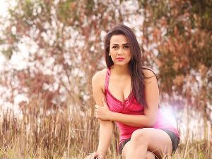 Airin Sultana Hot_15.jpg Bangladeshi Hot Actress Models